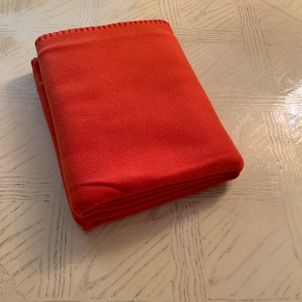 Brand new polyester Armenia Blanket 50” X 60” - Picture 3 of 5